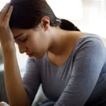 سردرد مزمن؛ علل، علائم و درمانهای تخصصی + زمان مراجعه به پزشک 1 سردرد مزمن